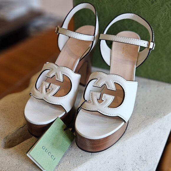 Gucci Women's Interlocking G sandal - Picture 4 of 13